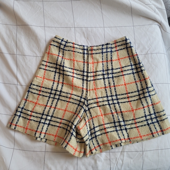 Thrifted wool tartan skorts, size XS - Picture 3 of 4